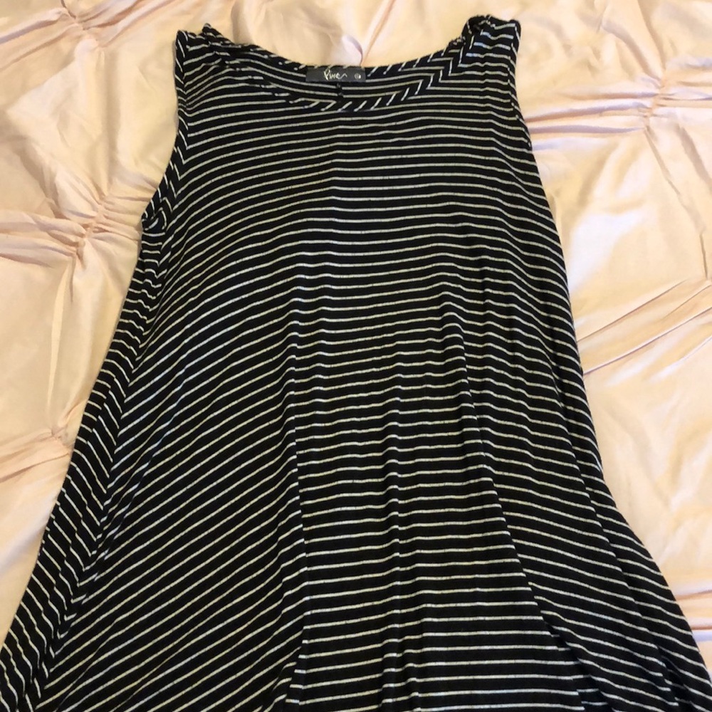 Stripped flowy tank